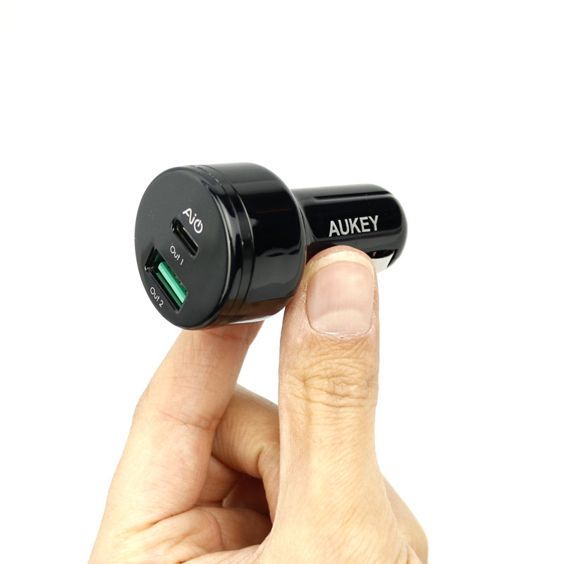 شارژر فندکی Aukey CC-Y9 3A 25.5W
