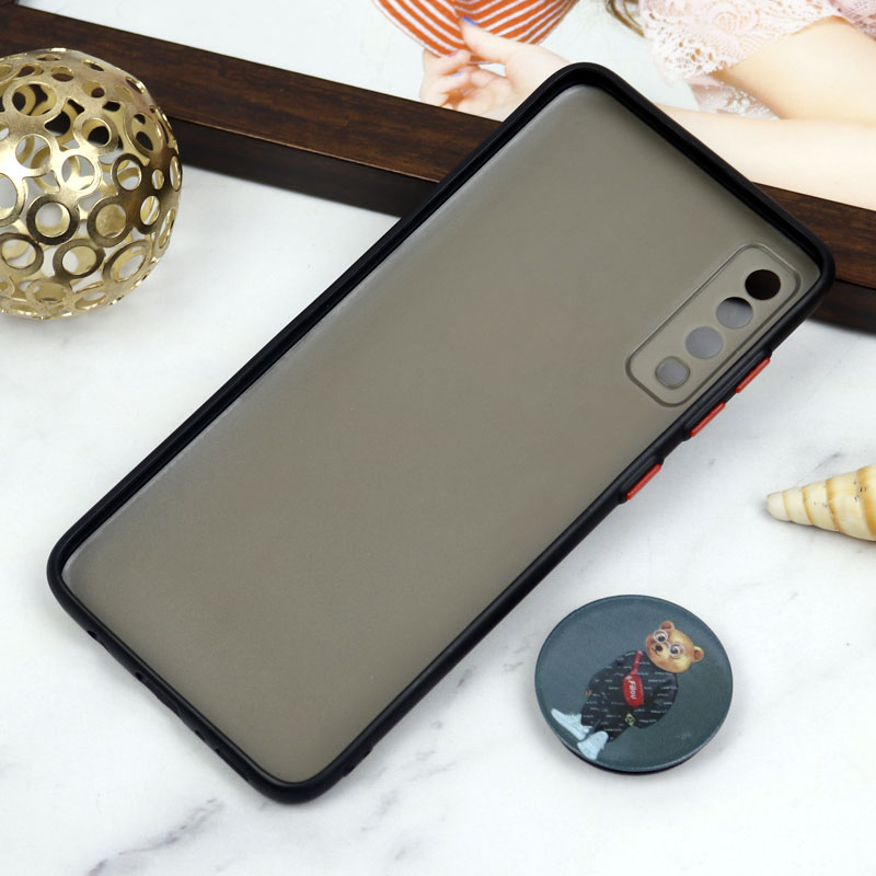 قاب PC محافظ لنز دار طرح Baron + پاپ سوکت Samsung Galaxy A70