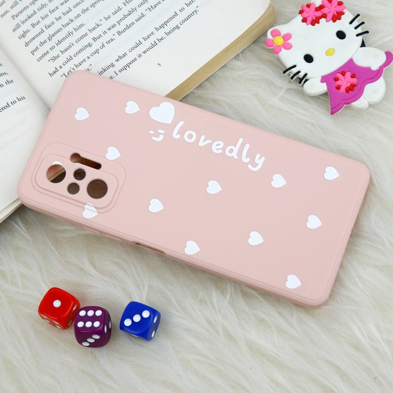 قاب سیلیکونی عروسکی محافظ لنزدار طرح Lovedly شیائومی Xiaomi Redmi Note 10 Pro