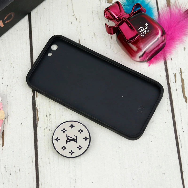 قاب محافظ لنزدار آینه ای + پاپ سوکت طرح LV مشکی iPhone 6/6s