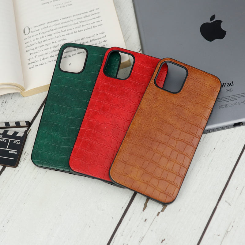 قاب چرمی کروکودیل iPhone 12 Pro