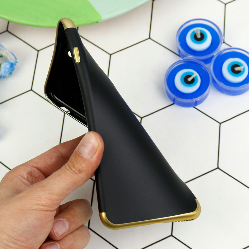 قاب ژله ای مات iPhone 7 Plus / 8 Plus مشکی دور طلایی