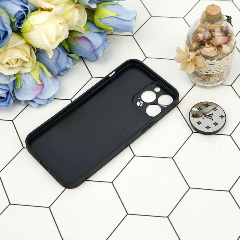 قاب محافظ لنزدار آینه ای + پاپ سوکت طرح LV مشکی iPhone 13 Pro Max