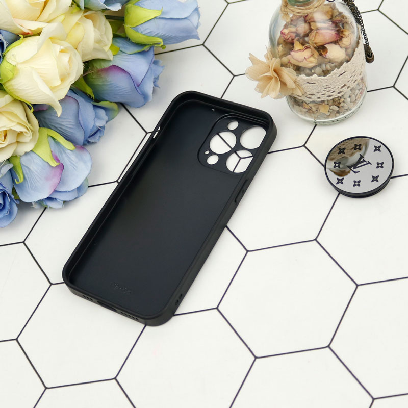 قاب محافظ لنزدار آینه ای + پاپ سوکت طرح LV مشکی iPhone 13 Pro