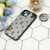 قاب محافظ لنزدار آینه ای + پاپ سوکت طرح LV مشکی iPhone 13