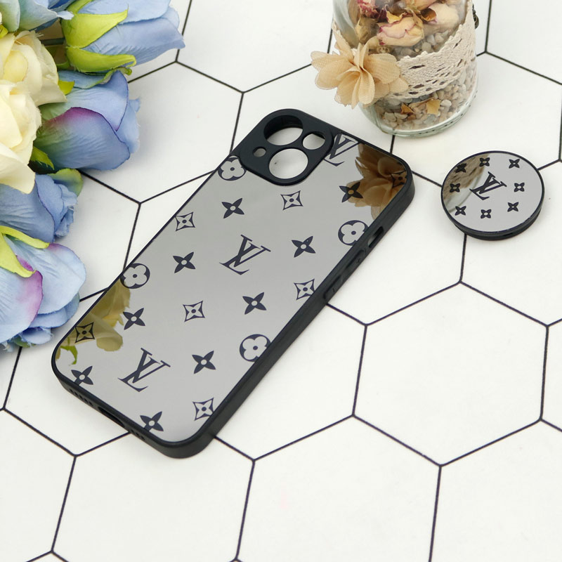 قاب محافظ لنزدار آینه ای + پاپ سوکت طرح LV مشکی iPhone 13