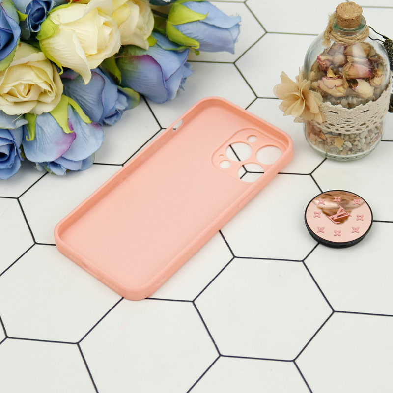 قاب محافظ لنزدار آینه ای + پاپ سوکت طرح LV صورتی iPhone 13 Pro