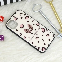 قاب پشت گلسی طرحدار خرگوش iPhone 11