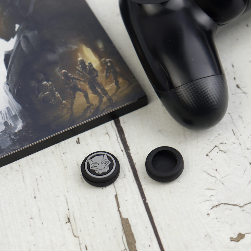 روکش آنالوگ دسته بازی Play Station/XBOX طرح Black Panther طوسی