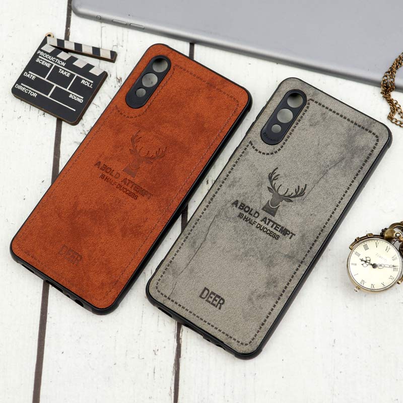قاب چرمی سامسونگ Galaxy A02 طرح گوزن محافظ لنزدار
