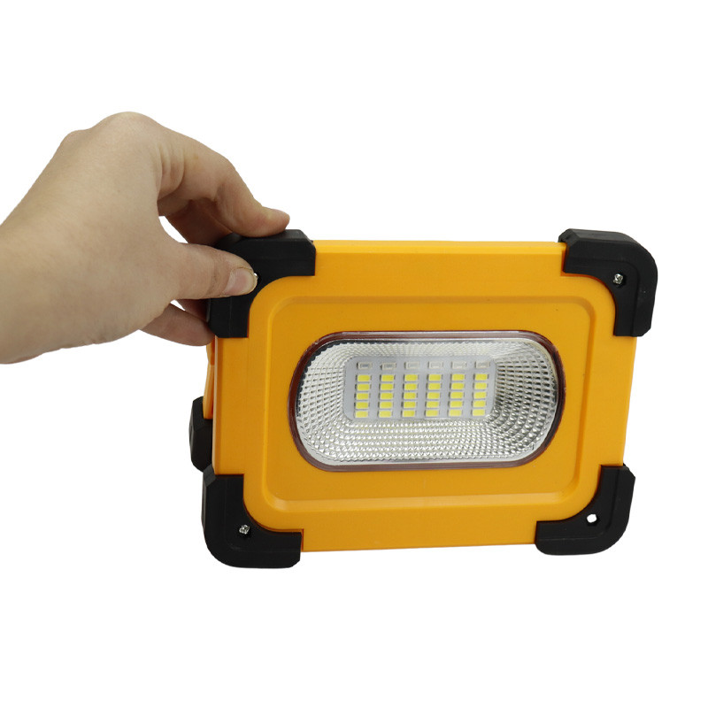 پروژکتور سیار شارژی و پاوربانک 9000 خورشیدی ETG-3