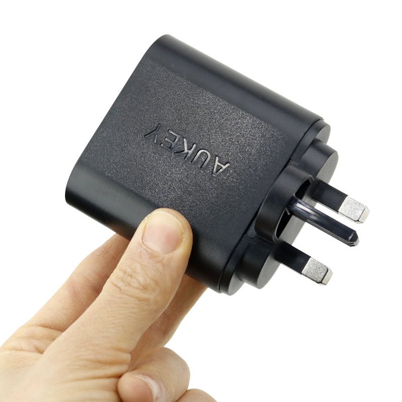 شارژر دیواری فست شارژ Aukey PA-T16 2Port 3A QC3 PD 36W + کابل میکرو یو اس بی