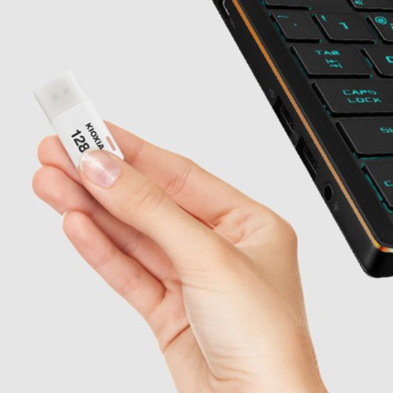 فلش 128 گیگ کیوکسیا Kioxia U301 USB3.2