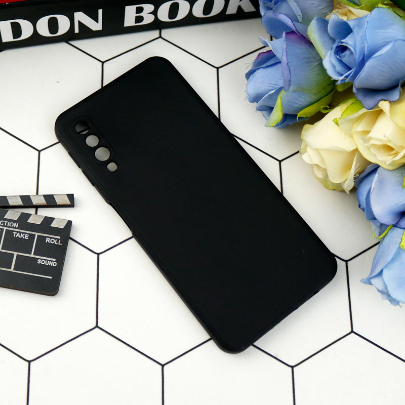 قاب طرح سیلیکونی داخل موکت محافظ لنزدار Samsung Galaxy A7 2018