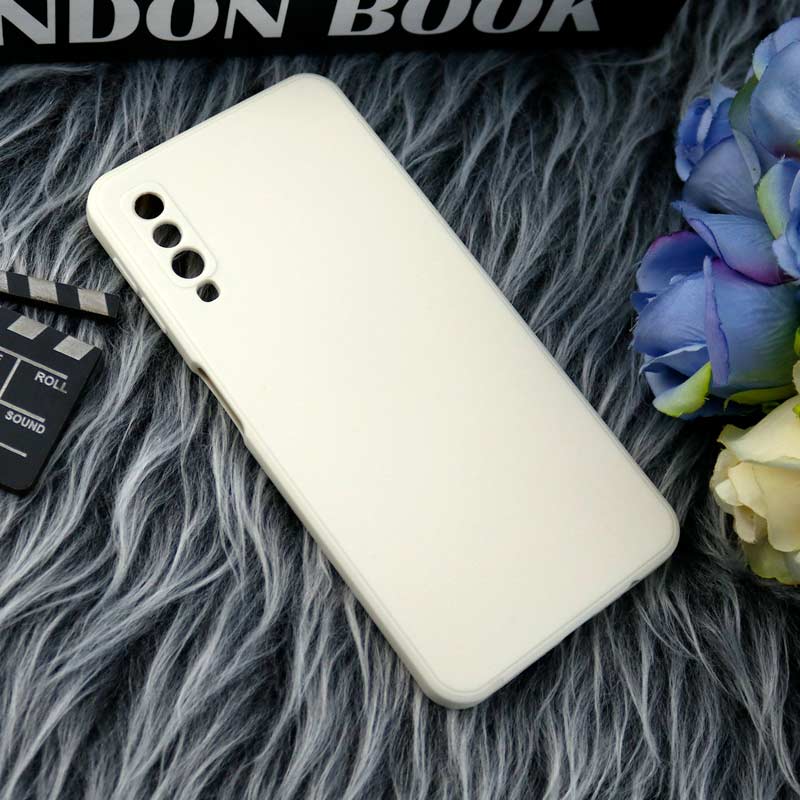 قاب طرح سیلیکونی داخل موکت محافظ لنزدار Samsung Galaxy A7 2018