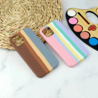 قاب سیلیکونی رنگین کمانی طرح بافت iPhone 12 / 12 Pro
