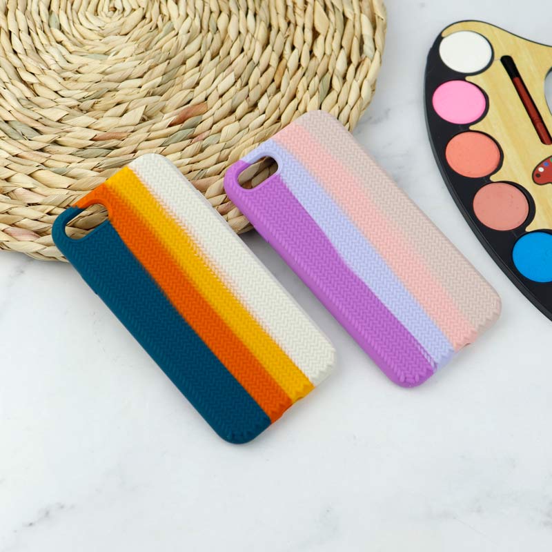 قاب سیلیکونی رنگین کمانی طرح بافت iPhone 7 / 8 / SE 2020