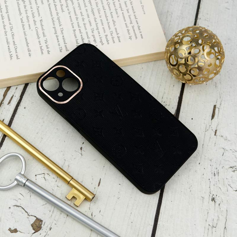 قاب چرمی داغی خورده LV محافظ لنزدار iPhone 13