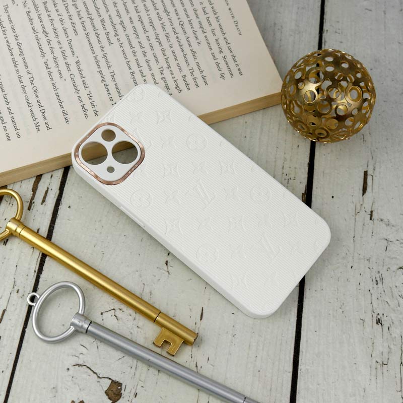 قاب چرمی داغی خورده LV محافظ لنزدار iPhone 13