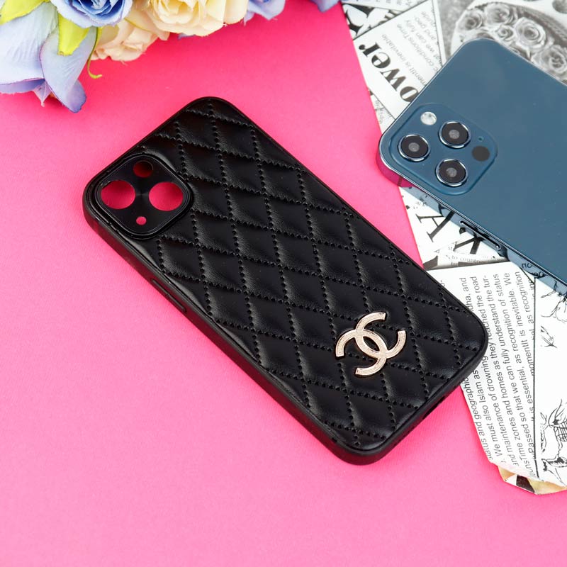 قاب چرمی Gucci محافظ لنزدار iPhone 13