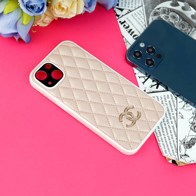 قاب چرمی Gucci محافظ لنزدار iPhone 13