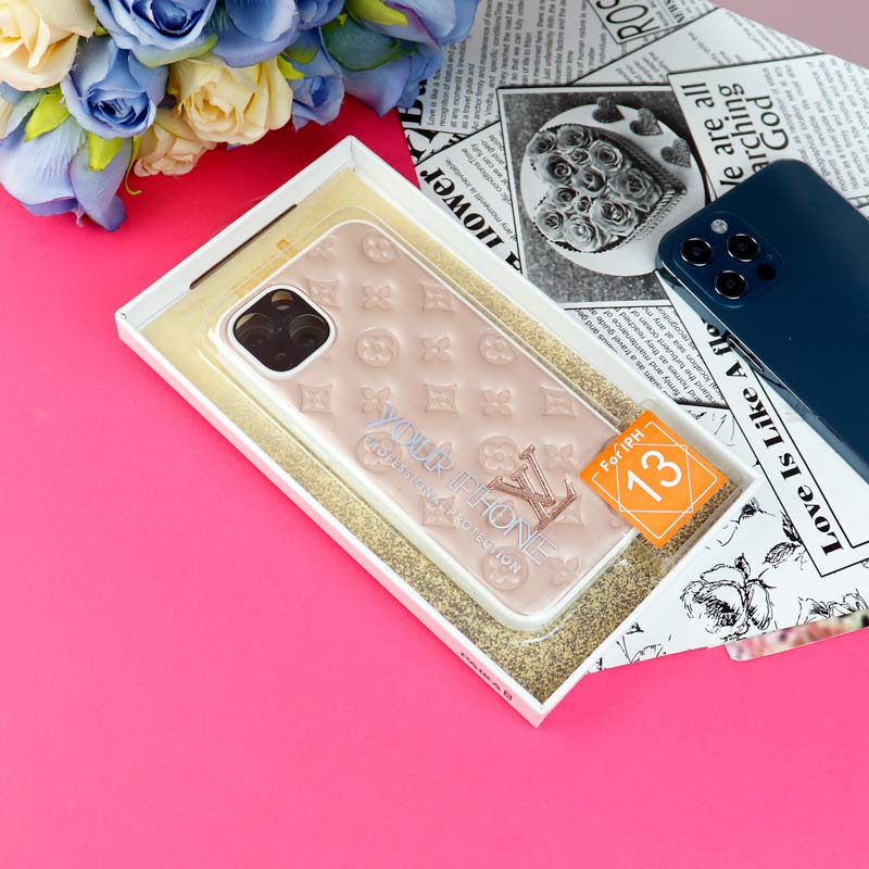 قاب چرمی LV محافظ لنزدار iPhone 13