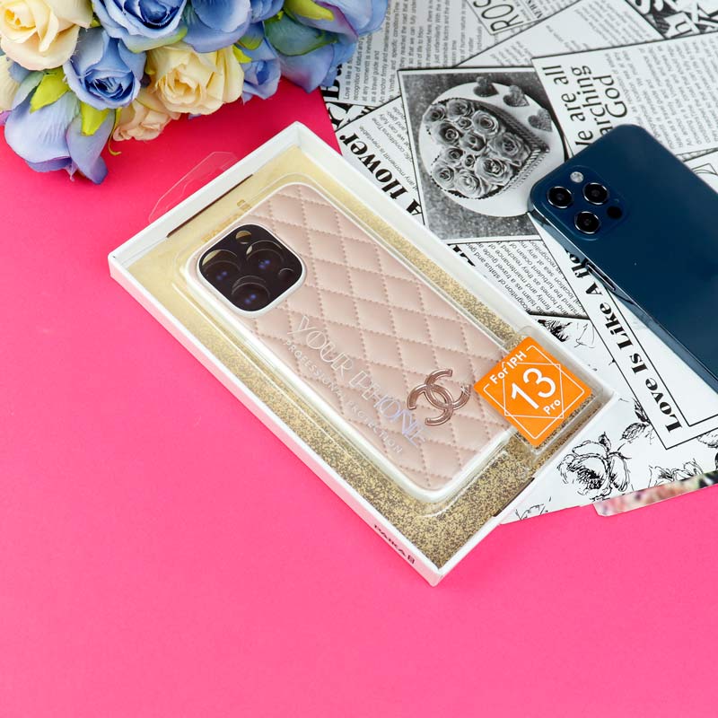 قاب چرمی Gucci محافظ لنزدار iPhone 13 Pro