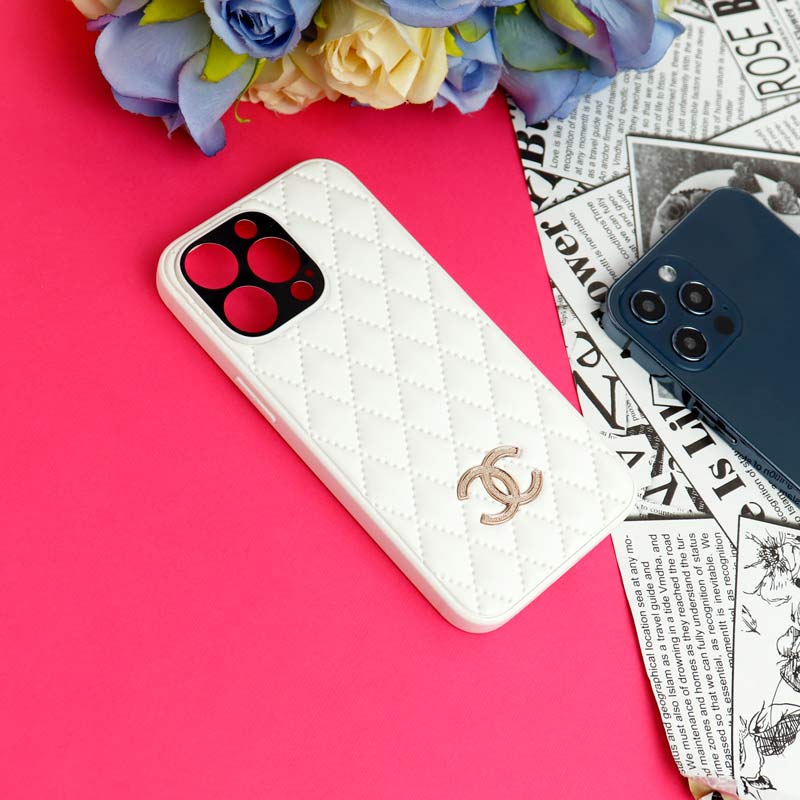 قاب چرمی Gucci محافظ لنزدار iPhone 13 Pro