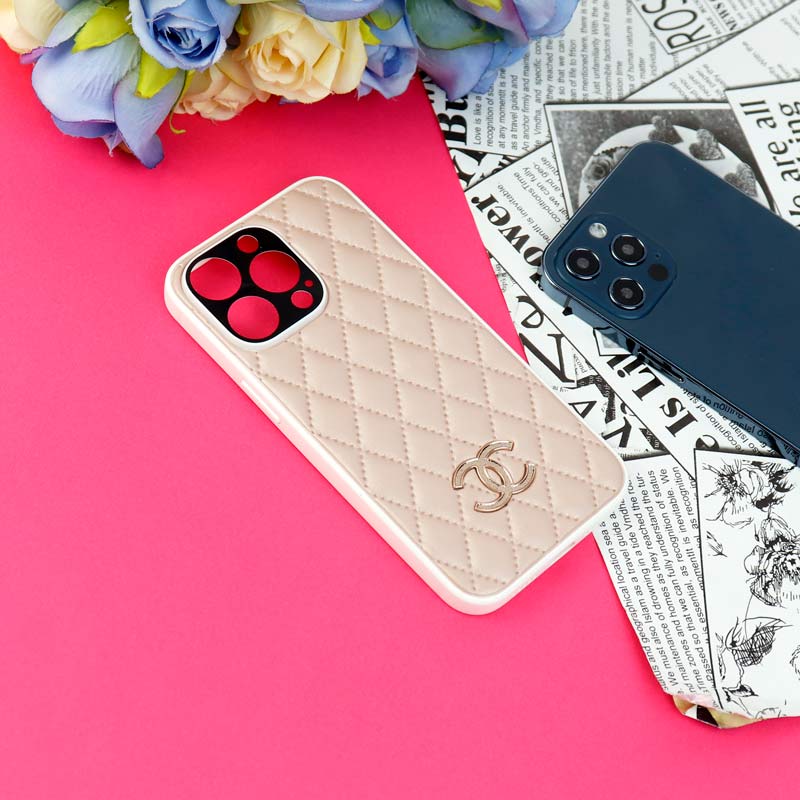 قاب چرمی Gucci محافظ لنزدار iPhone 13 Pro