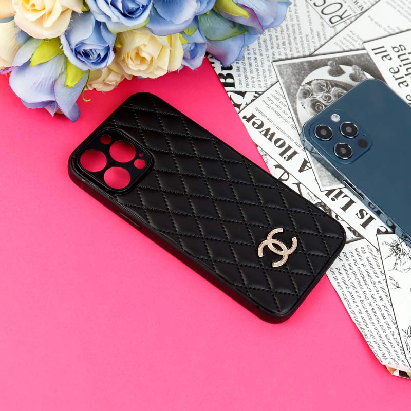 قاب چرمی Gucci محافظ لنزدار iPhone 13 Pro Max