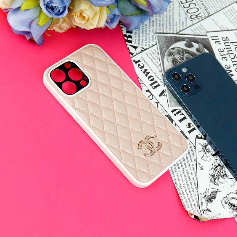 قاب چرمی Gucci محافظ لنزدار iPhone 13 Pro Max