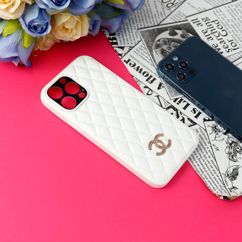 قاب چرمی Gucci محافظ لنزدار iPhone 13 Pro Max