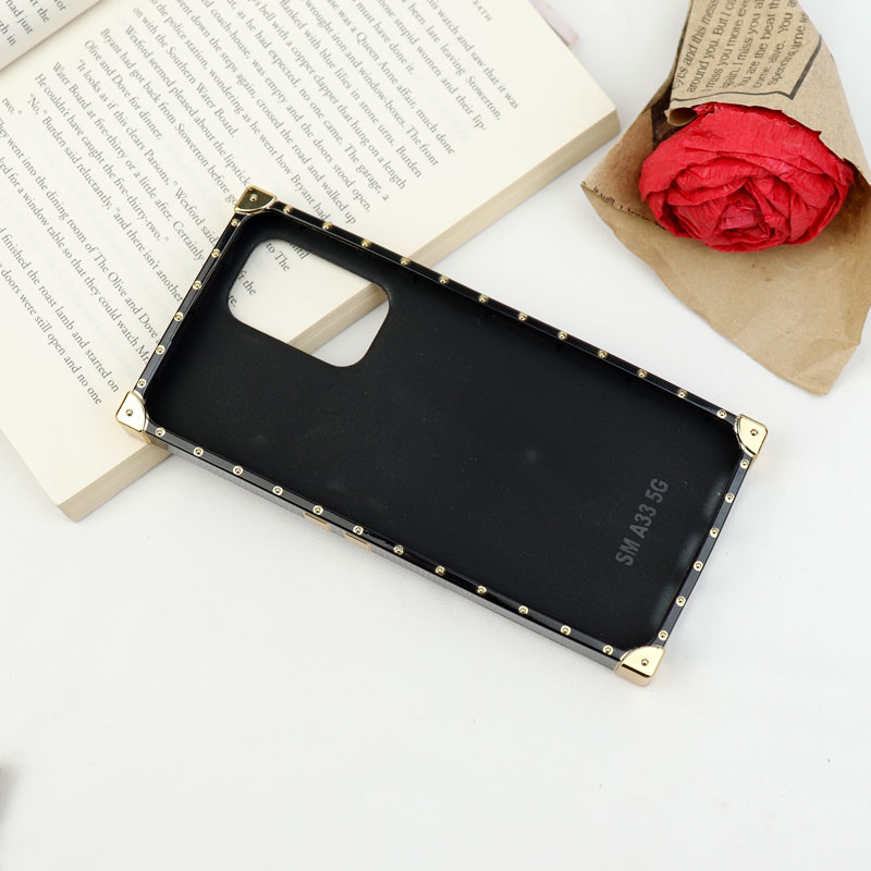 قاب فانتزی صندوقی LV مشکی طلایی + آویز دستی Samsung Galaxy A33 5G