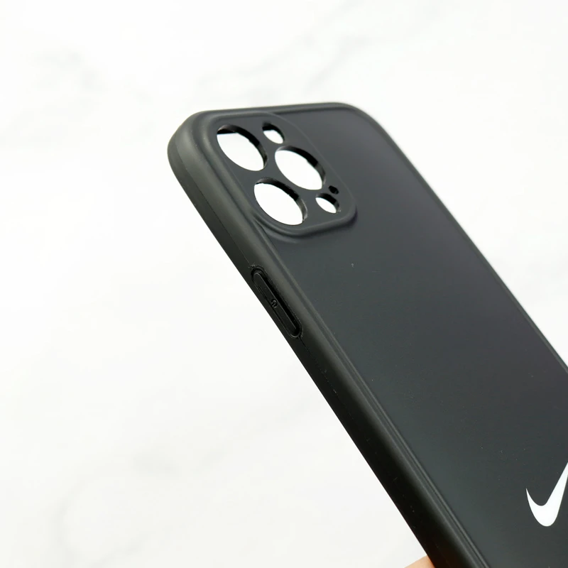 قاب طرحدار بوتر محافظ لنزدار iPhone 12 Pro Max نایک مشکی