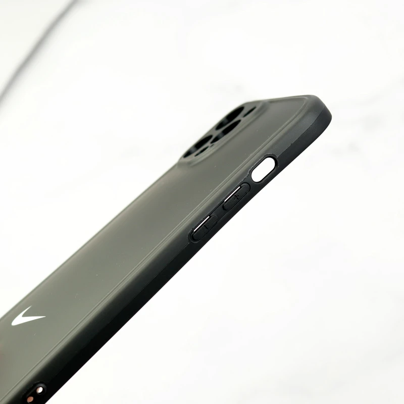 قاب طرحدار بوتر محافظ لنزدار iPhone 12 Pro Max نایک مشکی