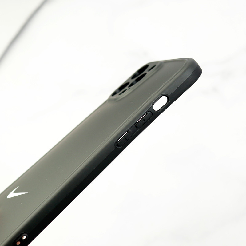 قاب طرحدار بوتر محافظ لنزدار iPhone 12 Pro Max نایک مشکی