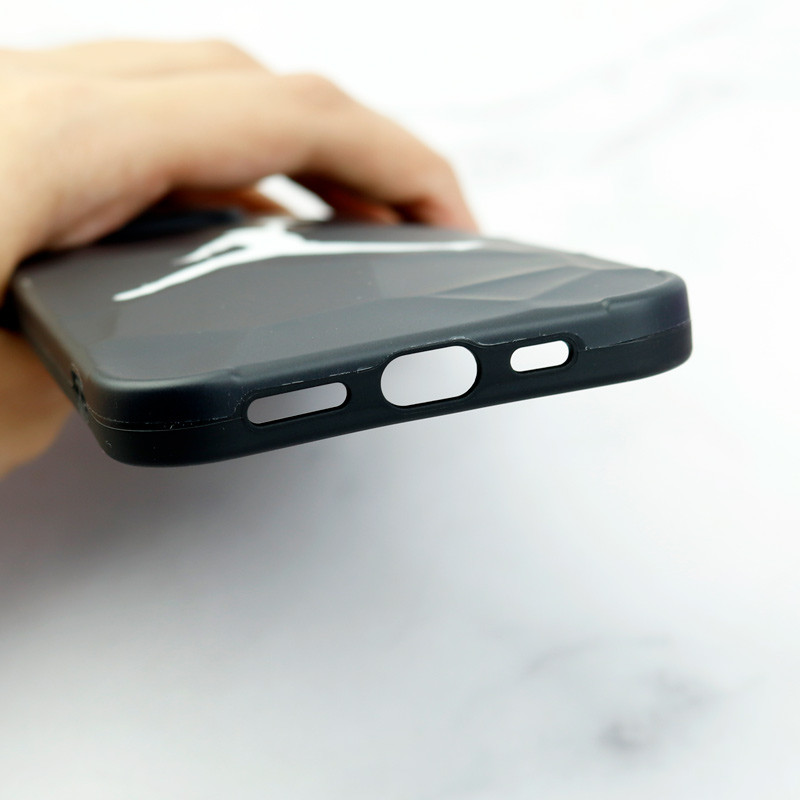 قاب طرحدار بوتر محافظ لنزدار iPhone 13 Pro