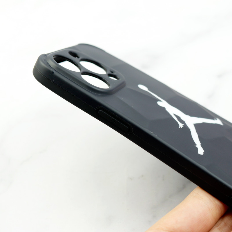قاب طرحدار بوتر محافظ لنزدار iPhone 13 Pro