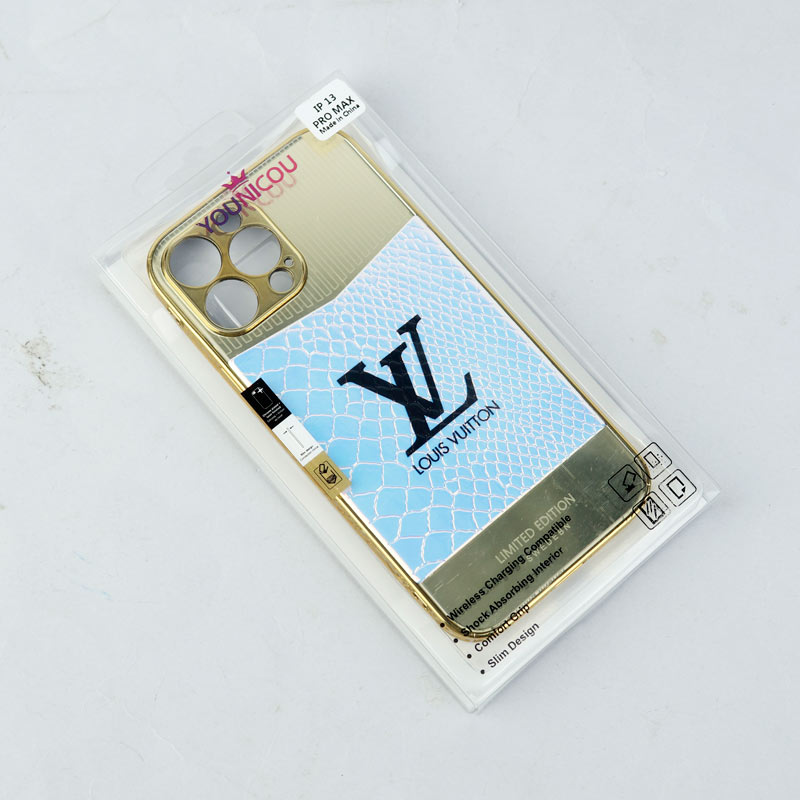قاب طرح چرمی LV هولوگرامی محافظ لنزدار iPhone 13 Pro Max طلایی