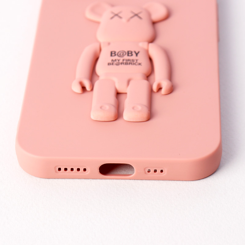 قاب سیلیکونی Bearbrick محافظ لنزدار iPhone 13