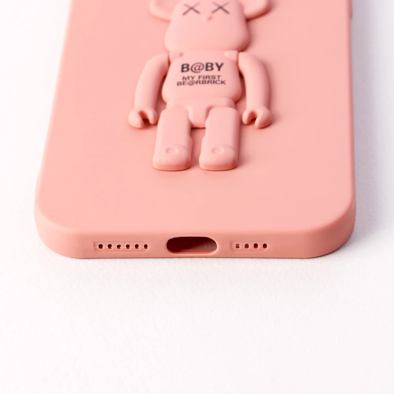 قاب سیلیکونی Bearbrick محافظ لنزدار iPhone 13 Pro Max