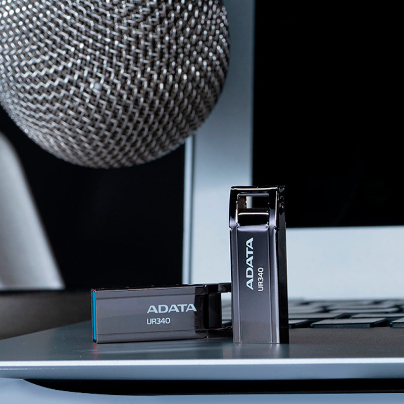 فلش adata 32 مدل Royal UR340 USB3.2