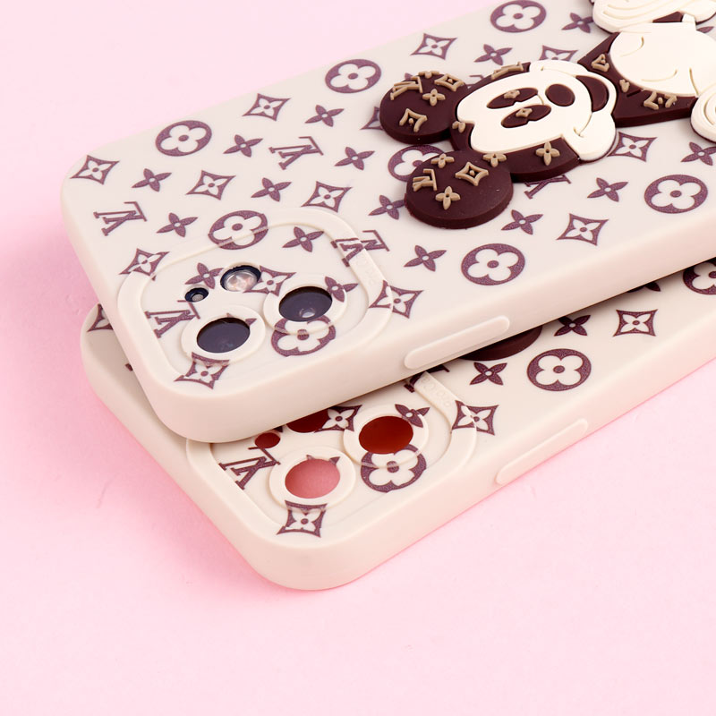 قاب میکی موس برجسته LV محافظ لنزدار iPhone 12