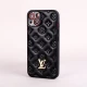 قاب پافر چرمی LV محافظ لنزدار iPhone 13