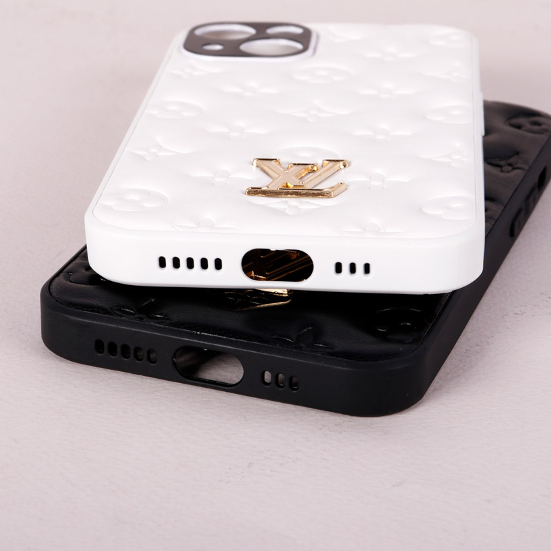 قاب پافر چرمی LV محافظ لنزدار iPhone 13