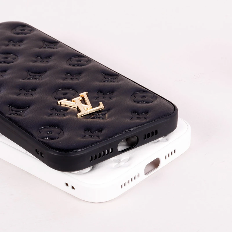 قاب پافر چرمی LV محافظ لنزدار iPhone 13 Pro Max
