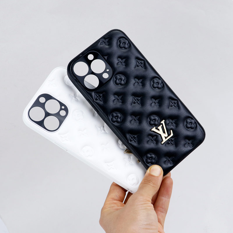 قاب پافر چرمی LV محافظ لنزدار iPhone 13 Pro Max