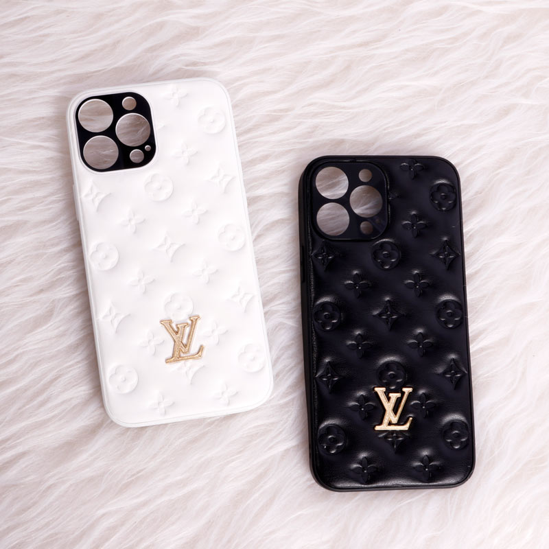 قاب پافر چرمی LV محافظ لنزدار iPhone 13 Pro Max