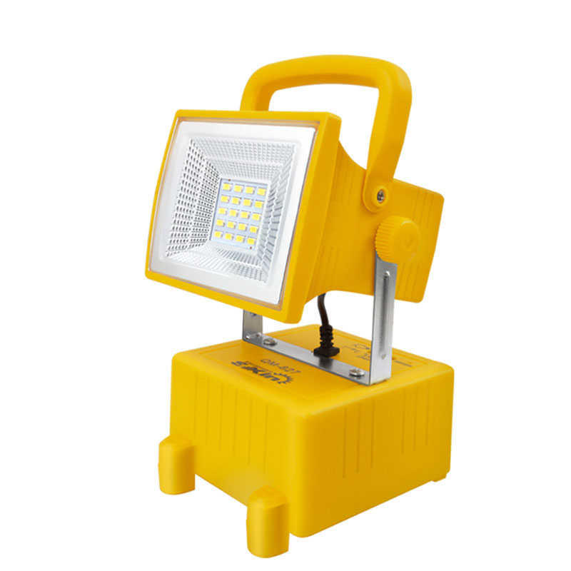 پروژکتور سیار شارژی و پاوربانک 4000 Soxin QM827