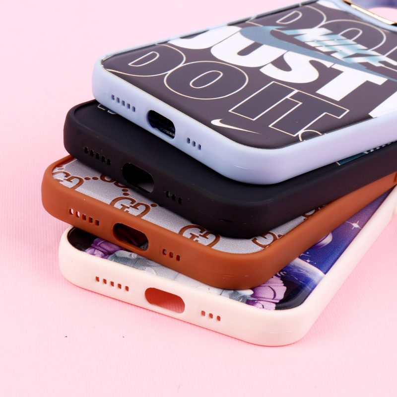 قاب طرحدار دور لنز فلزی iPhone 12